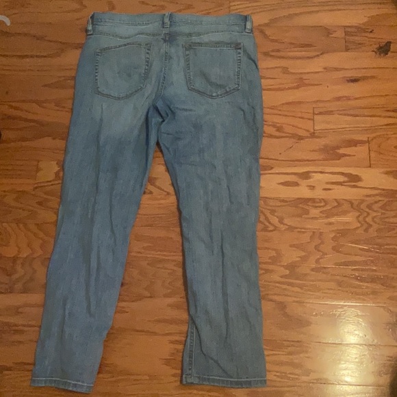A.n.a Women’s Skinny Boyfriend Cropped Jeans with Small Rips 8 - Picture 3 of 7